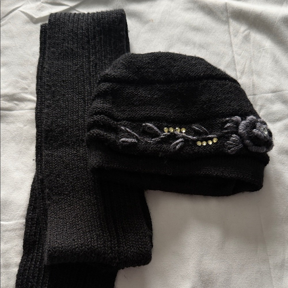 Elegant Black Knit Hat and Scarf Set
